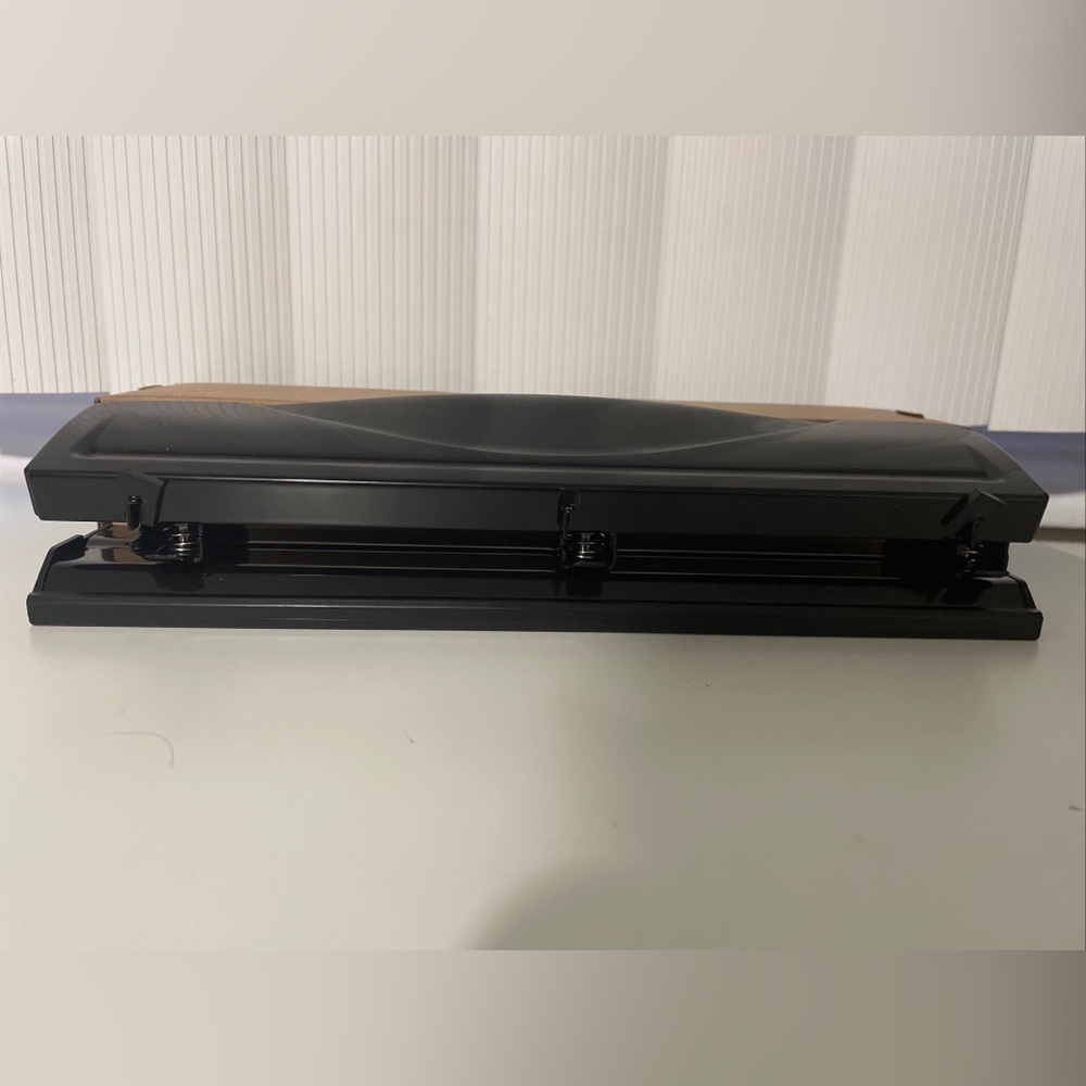 Brand New Open Box 3 Hole Puncher 10 Sheet Capacity 10 Inches Long